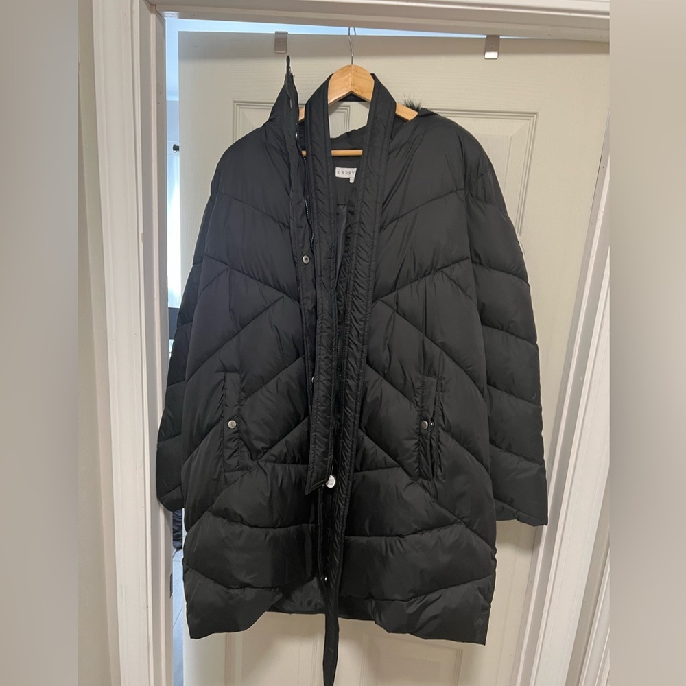 Black Larry Levine Faux Fir Quilted Trapeze Shape Coat. Size 1X - womenswear.